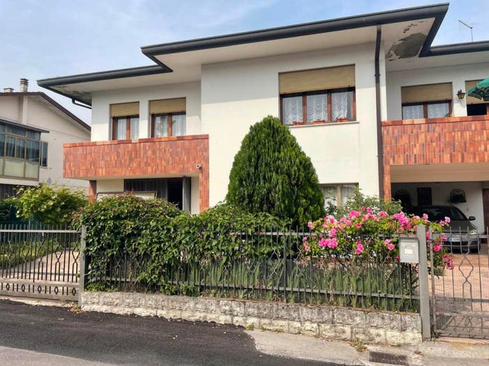 Casa con 5 locali in vendita in Via Claudiana, Centro, Montegrotto Terme