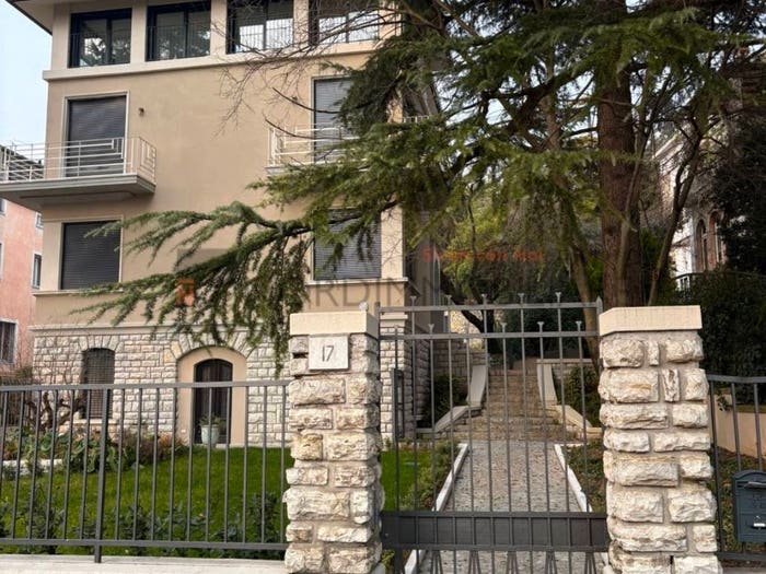 Appartamento quadrilocale in vendita in Via Giuseppe Ragazzoni, Panoramica, Brescia