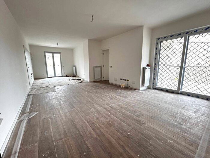 Appartamento quadrilocale in vendita in Via Andrea Iannelli, Mezzano, Caserta