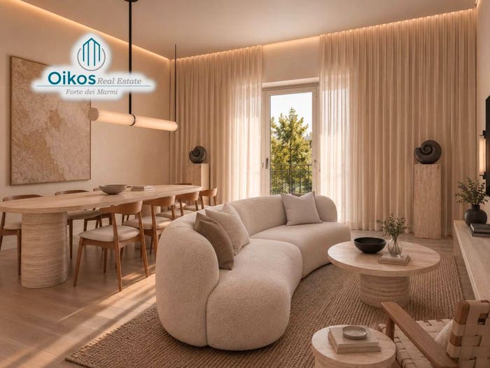 Appartamento quadrilocale in vendita in Piazza Angelo Navari, Centro, Forte dei Marmi