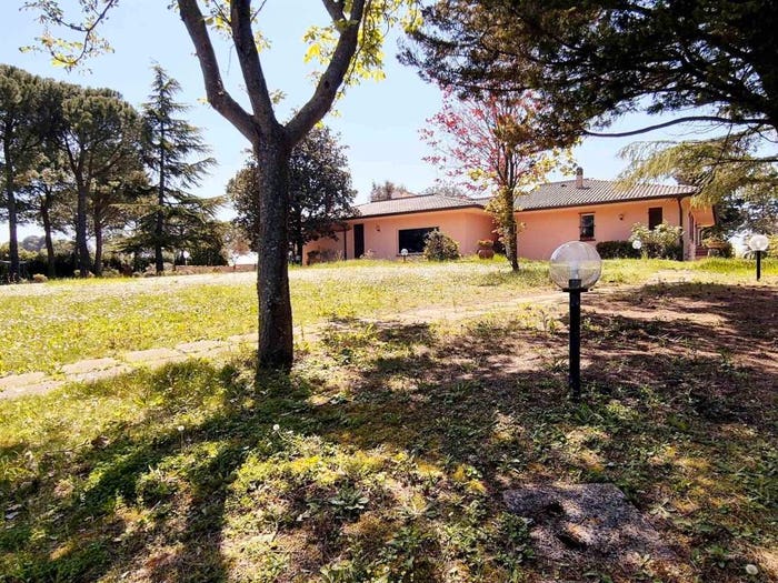 Casa con 6 locali in vendita in Baraccola Aspio, Ancona