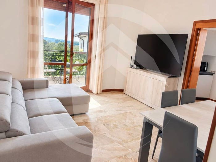 Appartamento quadrilocale in vendita in Via Mandresca, Centro, Inverigo