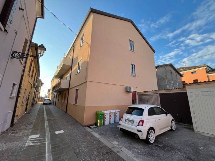 Appartamento quadrilocale in vendita in Piazza del Longhena, Loreo