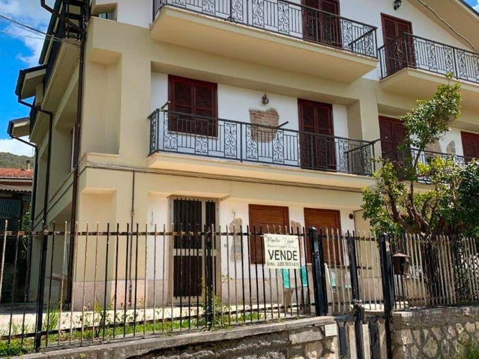 Casa con 6 locali in vendita in Via dei Campi, Capitignano