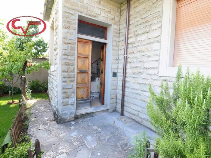 Appartamento quadrilocale in vendita in Via Ammiraglio Burzagli, Città, Montevarchi