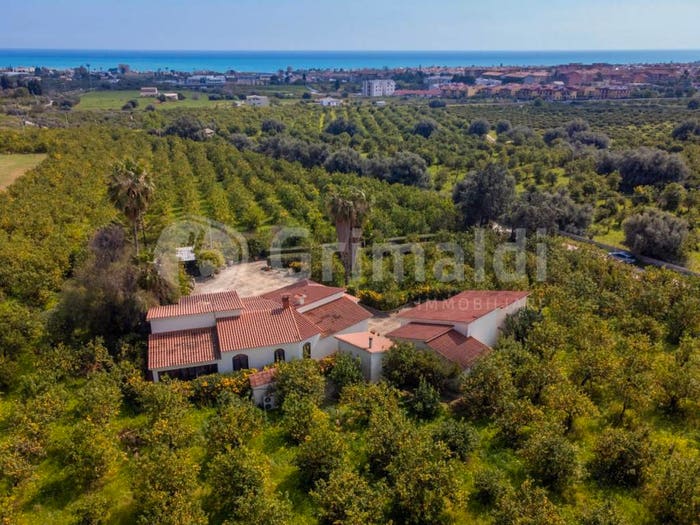 Casa con 6 locali in vendita in Via Bella Pettinata, Avola