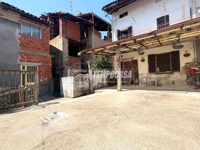 Casa con 5 locali in vendita in Via Lavino, Centro, Cossato