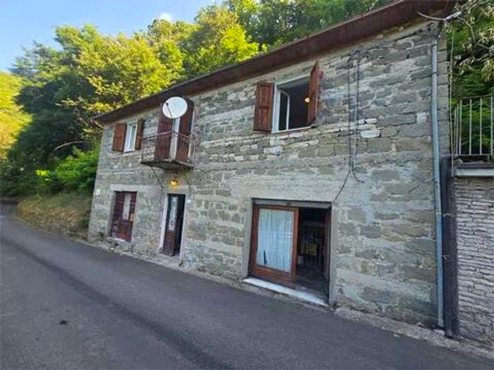 Casa con 6 locali in vendita in Strada Comunale Di Soraggio, Sillano Giuncugnano
