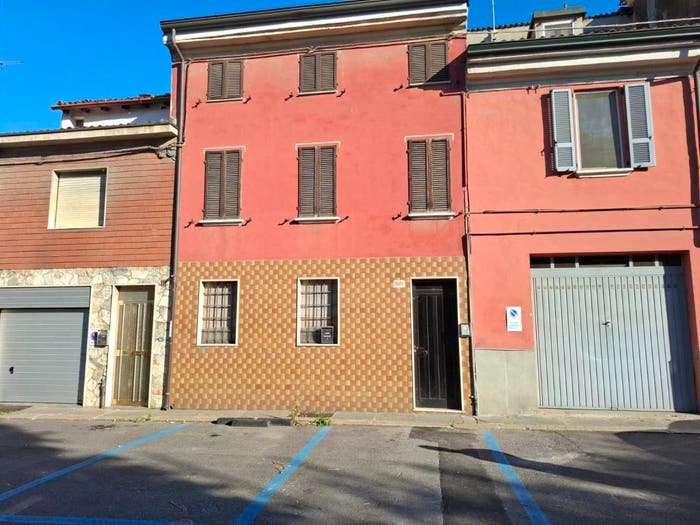 Casa quadrilocale in vendita in Via Dieci Giugno, Piazzale Milano Stazione, Piacenza