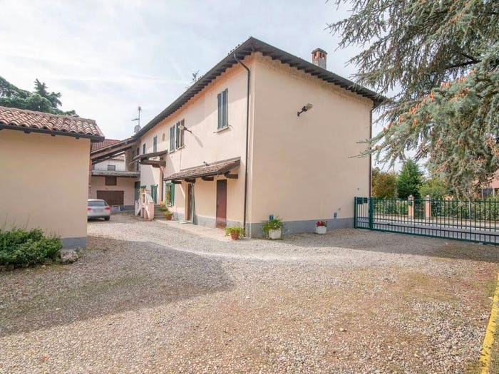 Casa con 6 locali in vendita in FrazBaselica No Number, Baselica, Campospinoso Albaredo