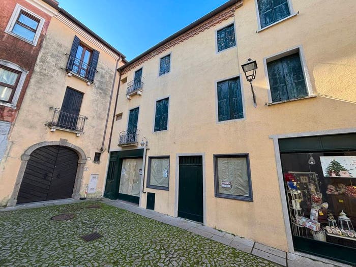 Casa con 6 locali in vendita in Piazza Giuseppe Mazzini, Centro, Monselice