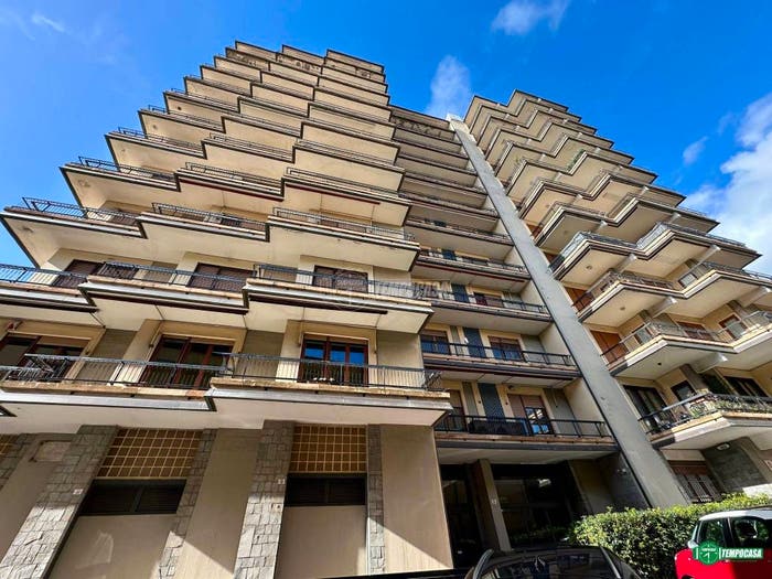 Appartamento con 6 locali in vendita in Via Giuseppe Elia Benza, Sestri Ponente, Genova