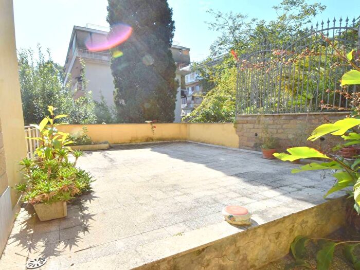 Appartamento con 5 locali in vendita in Via Giorgio Pallavicino, Portuense, Roma