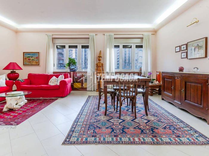 Appartamento trilocale in vendita in Piazza De Angeli, De Angeli, Milano
