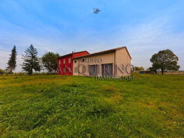Casa con 5 locali in vendita in via punta, Mirandola