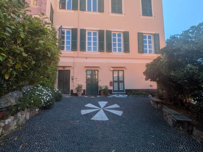 Appartamento con 5 locali in vendita in Via Capo di Santa Chiara, Sturla, Genova