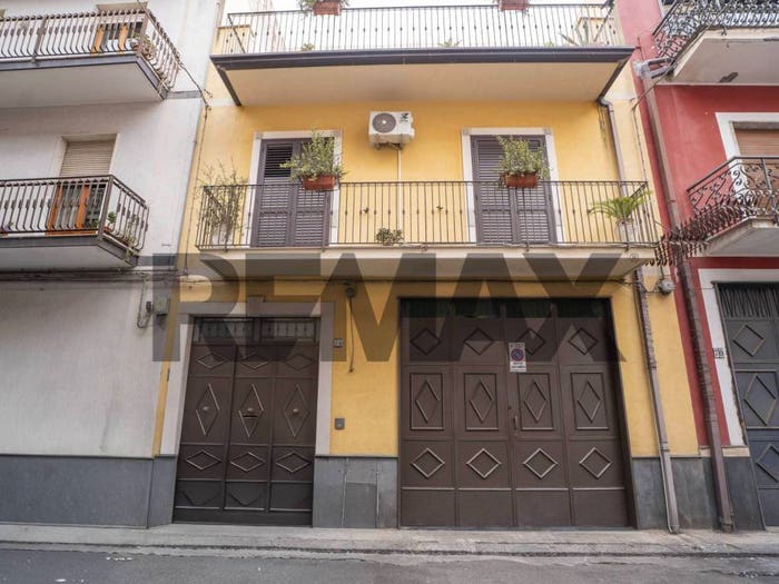 Casa con 6 locali in vendita in Via Torquato Tasso, Paternò