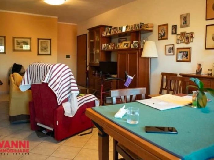 Appartamento trilocale in vendita in Via Novembre, Cecina Centro, Cecina