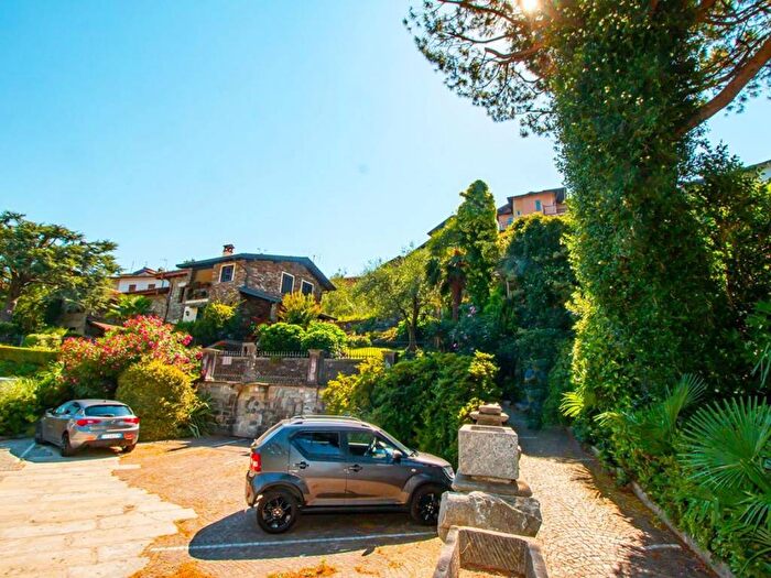 Casa con 6 locali in vendita in Via Al Pozzo, Olgiasca, Colico