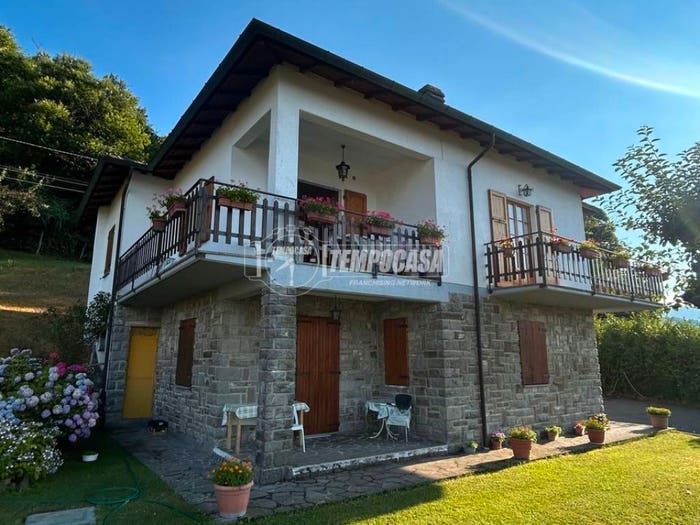 Casa con 5 locali in vendita in Centro, Corniglio