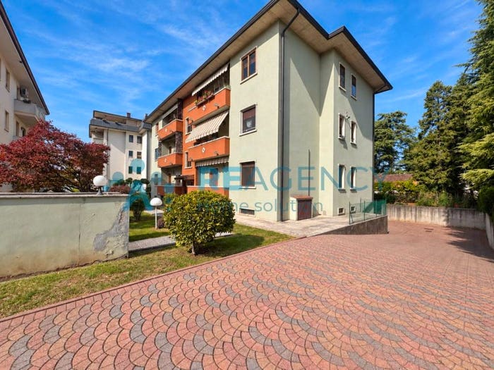 Appartamento con 5 locali in vendita in Via Giovanni Giolitti, Centro, Altavilla Vicentina