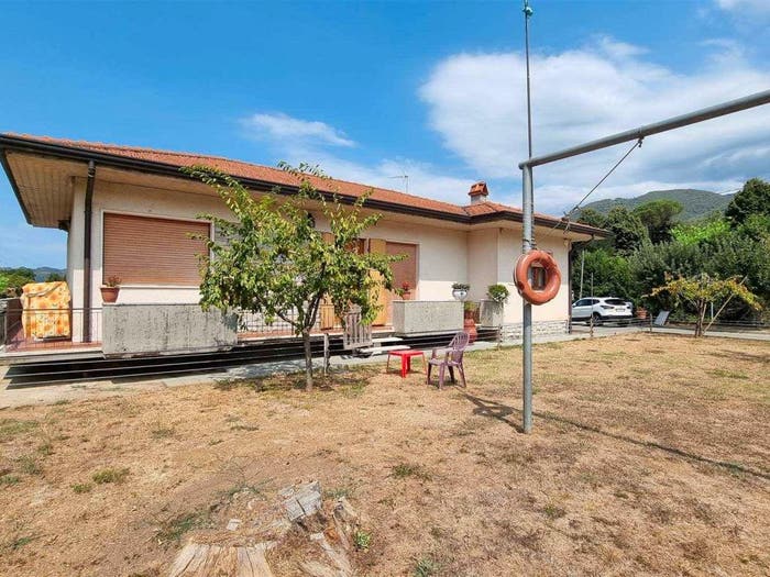Casa con 6 locali in vendita in Camaiore Paese, Camaiore
