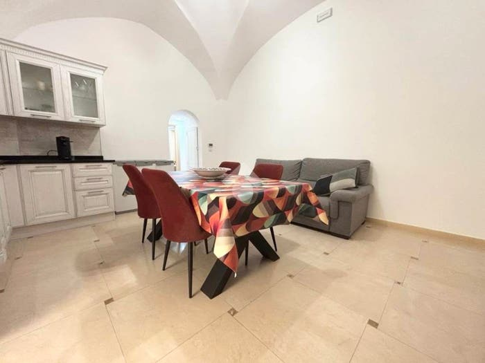 Appartamento trilocale in vendita in Via de Pace Antonio, Centro Storico, Gallipoli