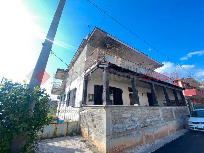 Appartamento quadrilocale in vendita in Via Napoleone bonaparte Snc, Mondragone