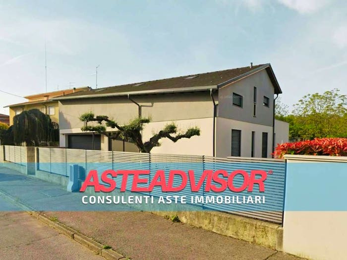 Casa con 6 locali in vendita in Via S Daniele, Centro, Lonigo