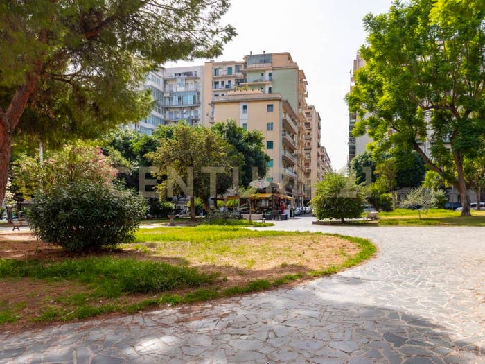 Appartamento con 5 locali in vendita in Via Vincenzo de Simone, Province Veneto, Catania