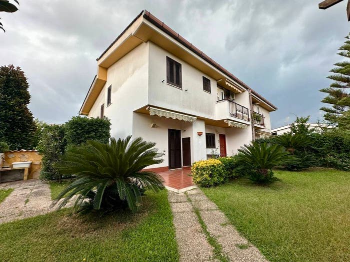 Casa quadrilocale in vendita in Via della Stazione, Villa Claudia, Anzio