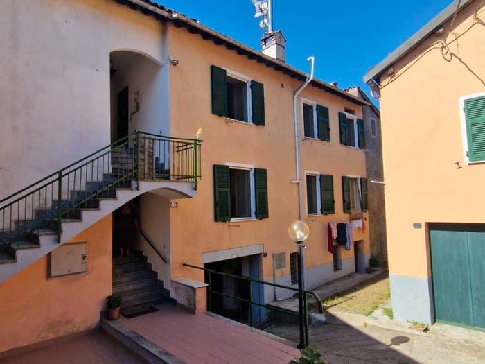 Casa con 6 locali in vendita in Semicentro, Fucine Grenni, Mallare