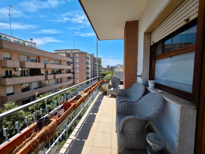 Appartamento con 6 locali in vendita in Via del Mare, Ariosto, Lecce