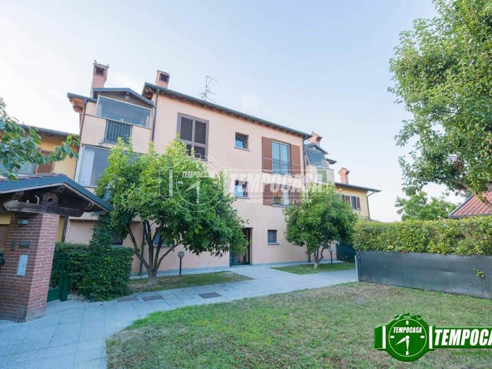 Appartamento trilocale in vendita in Via ll Giugno, Gudo Visconti