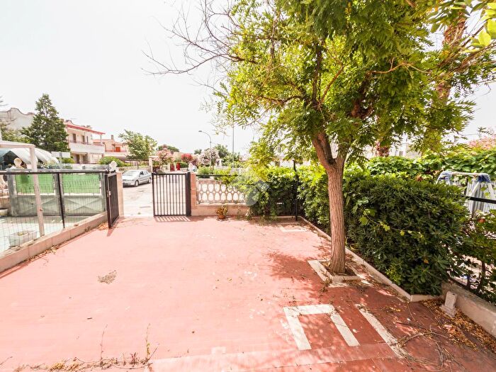 Appartamento trilocale in vendita in Via delle Orchidee, Manfredonia