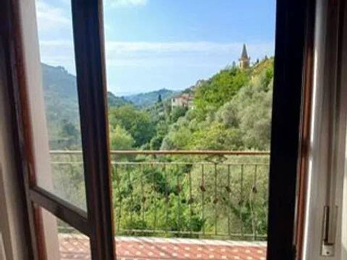 Casa con 6 locali in vendita in Via Vittorio Emanuele Ii, Moltedo Montegrazie, Imperia