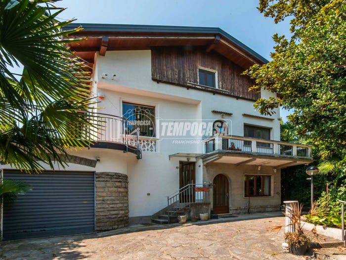 Casa con 6 locali in vendita in Via LARIO, Centro, Appiano Gentile