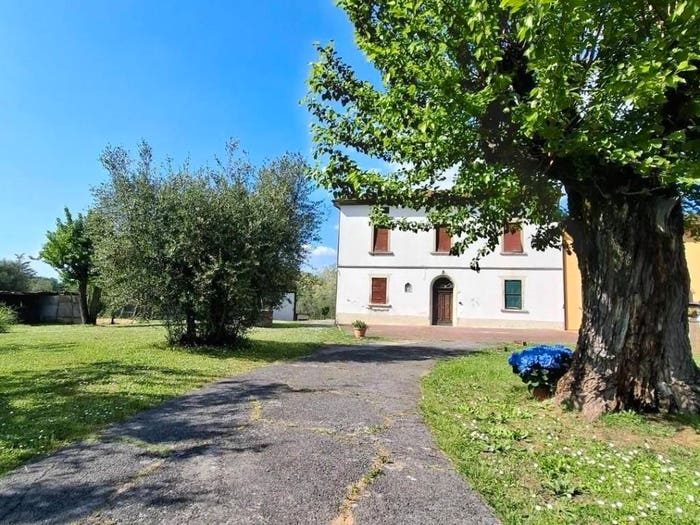 Casa con 6 locali in vendita in Fucecchio