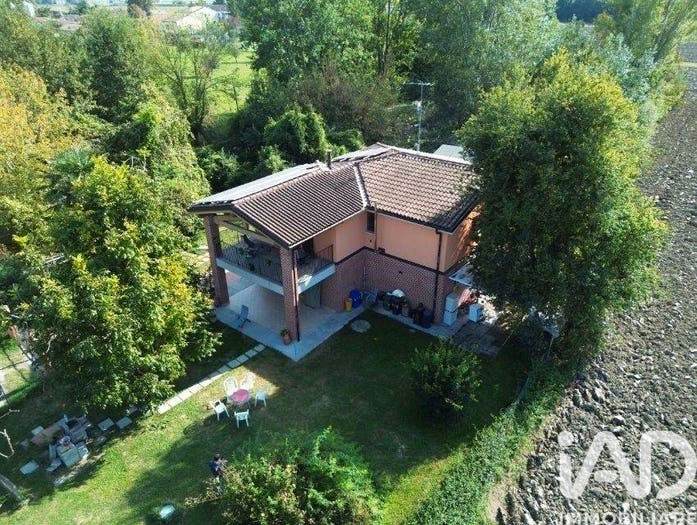 Casa con 6 locali in vendita in Via G Matteotti, Centro, San Possidonio