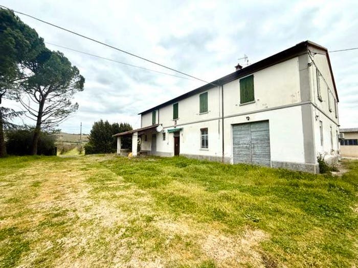 Casa con 6 locali in vendita in Faenza