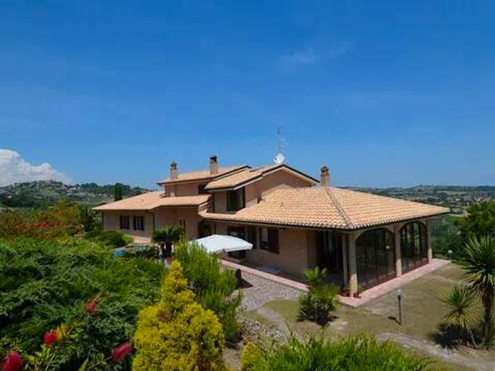 Casa con 6 locali in vendita in Via Dei Ginepri, Acquaviva Picena