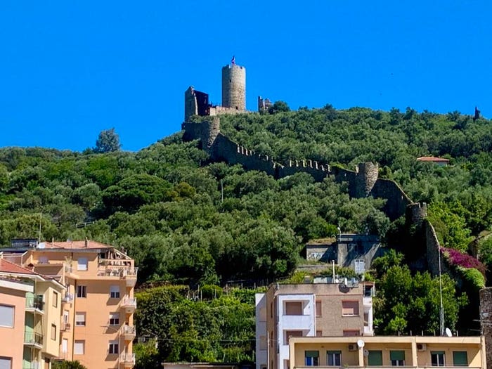 Appartamento bilocale in vendita in Via Cristoforo Colombo, Centro, Noli