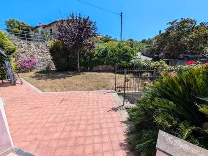 Appartamento con 5 locali in vendita in Via Marte, Porto Maurizio, Imperia