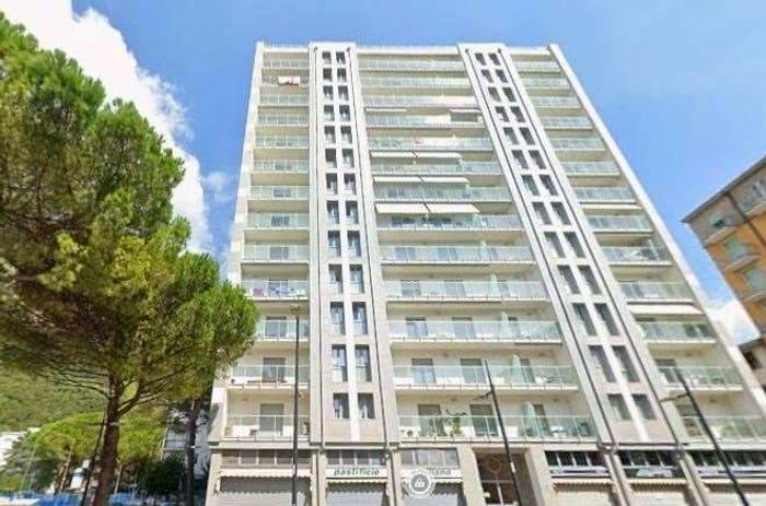 Appartamento trilocale in vendita in Piazzale dei Cappuccini, Turati Santo Stefano, Lecco