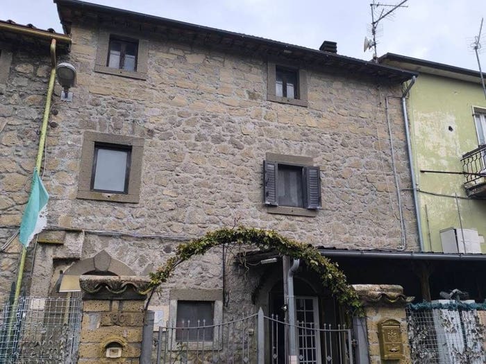 Casa quadrilocale in vendita in Centro, Montefiascone