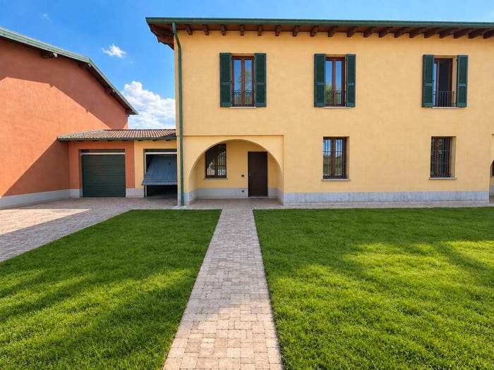 Casa con 5 locali in vendita in Via Trieste, Casalbuttano, Casalbuttano ed Uniti