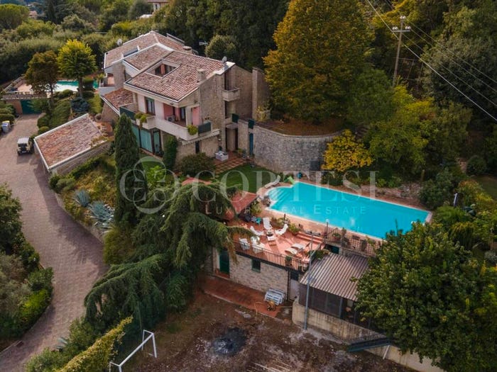Casa con 6 locali in vendita in Via colle di Velva, Ferro di Cavallo, Perugia