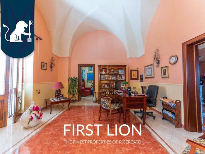 Casa con 6 locali in vendita in Via Pietro Toselli, Centro, Guagnano