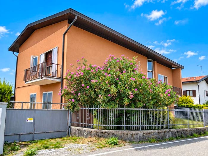Casa con 6 locali in vendita in Contrada Mulini, Cocquio, CocquioTrevisago