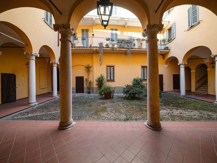 Appartamento con 6 locali in vendita in Via Uberto Pallavicino, Centro, Cremona
